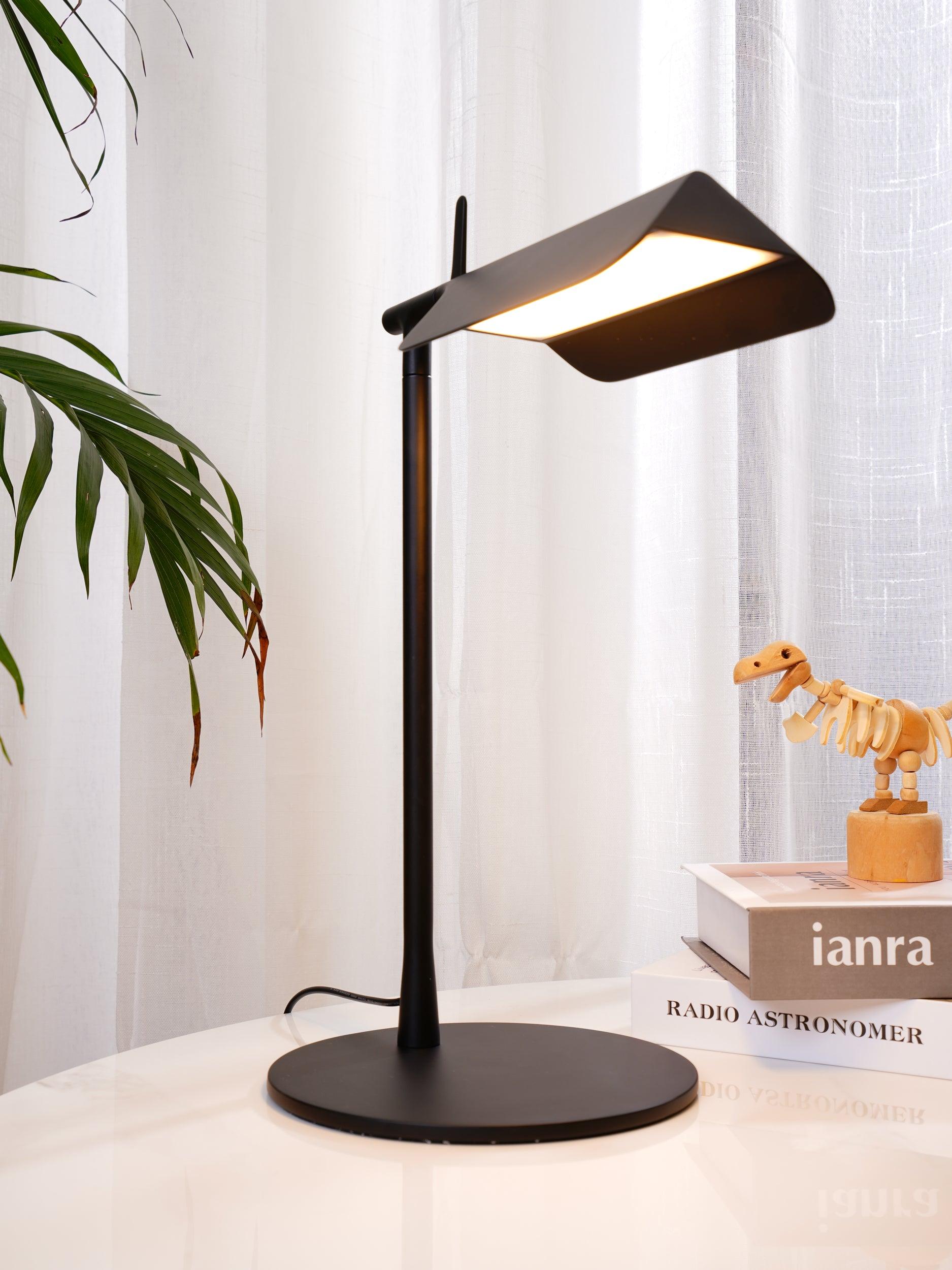 Pivot Ease Table Lamp - Cueteks