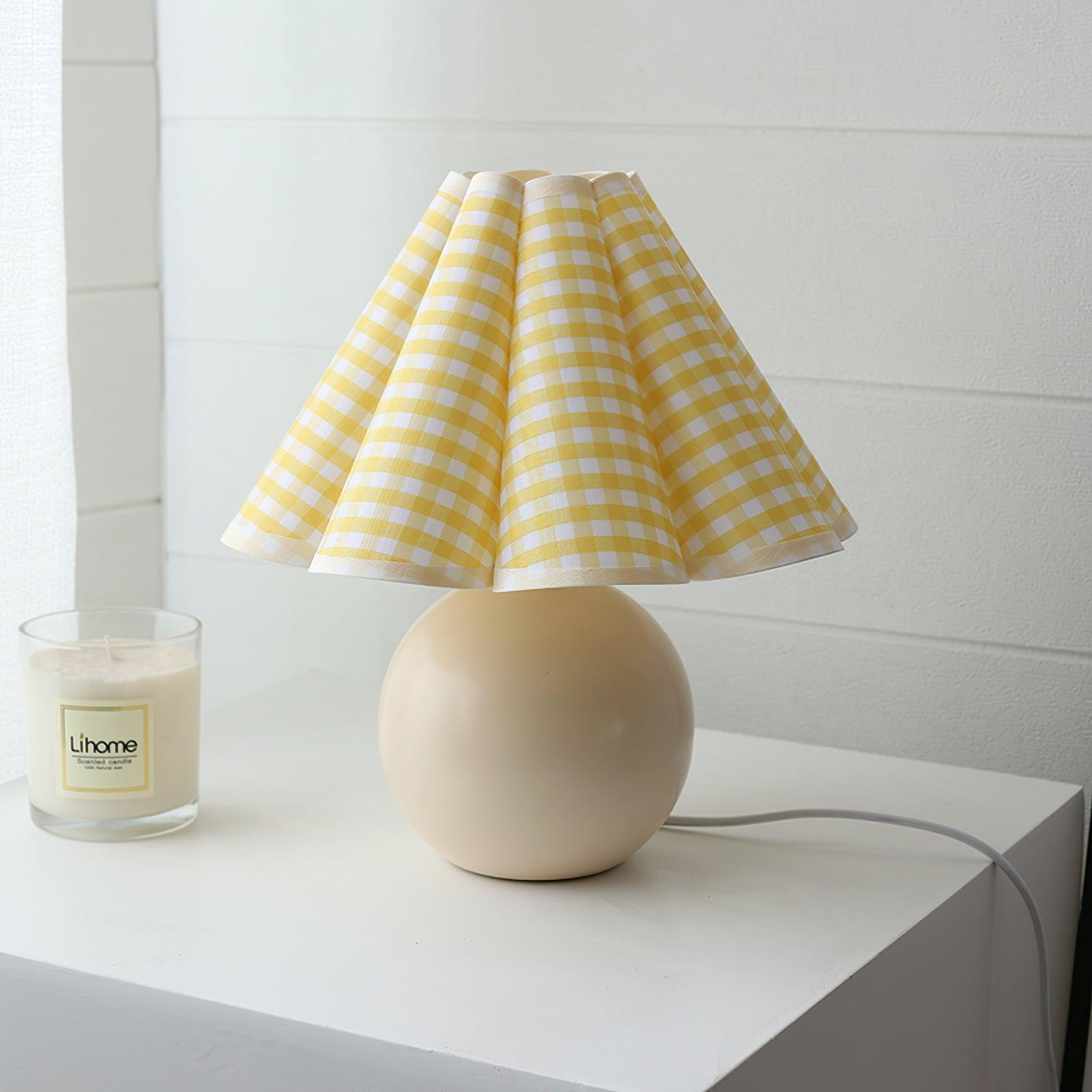 Kicsi Knife Pleat Table Lamp - Cueteks