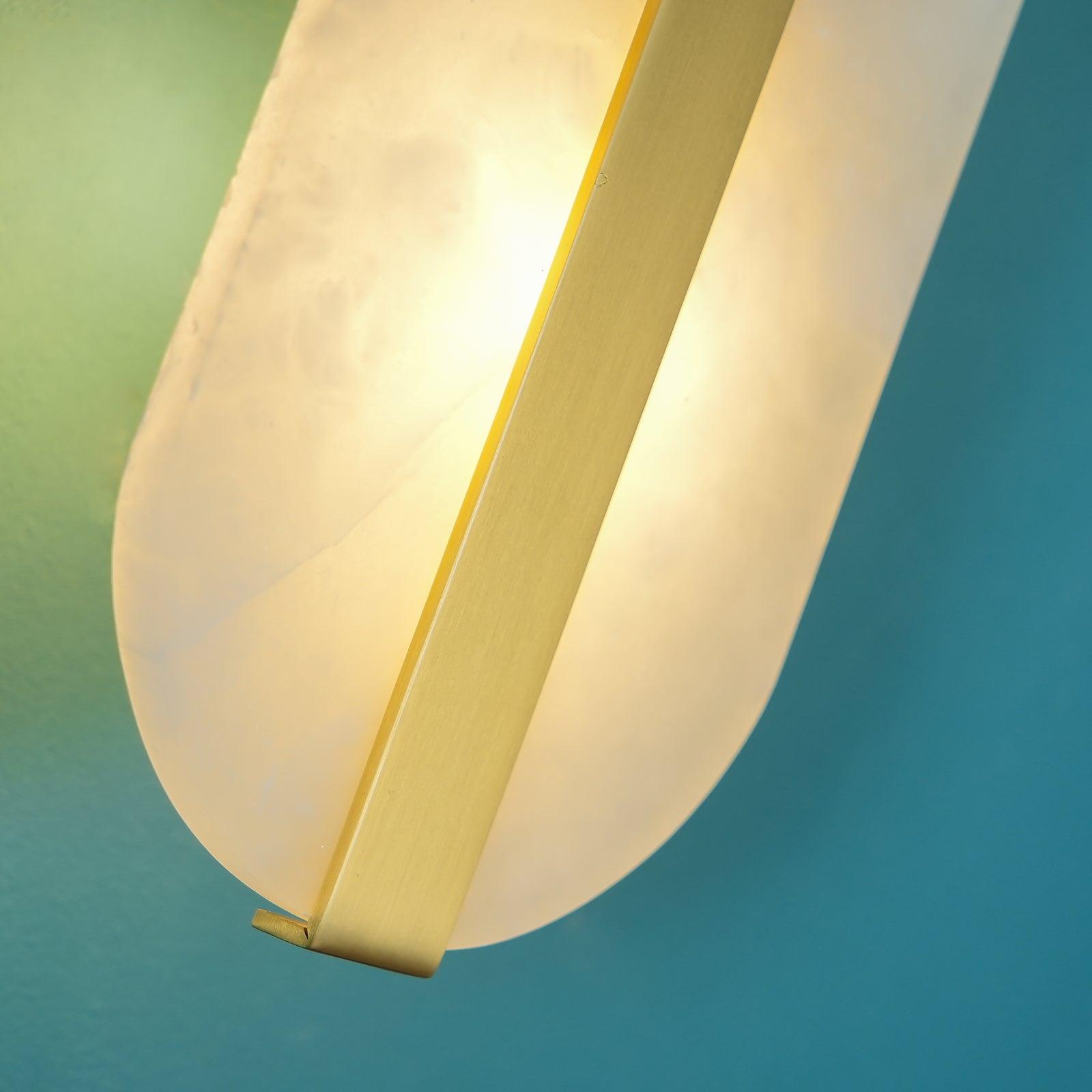 Close view of rounded shade end and Brass strip