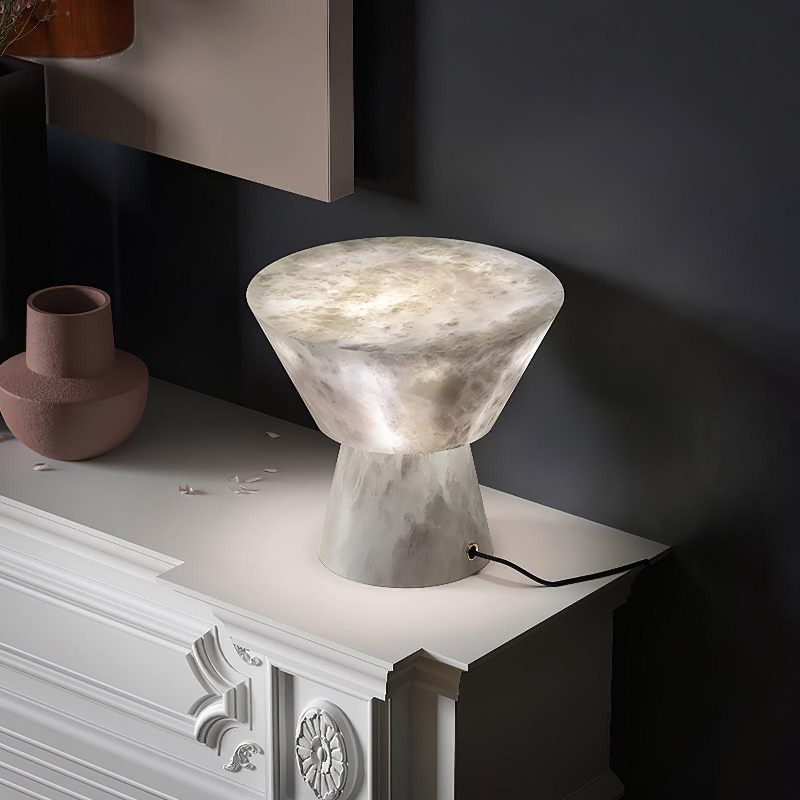 Beta Marble Table Lamp - Cueteks