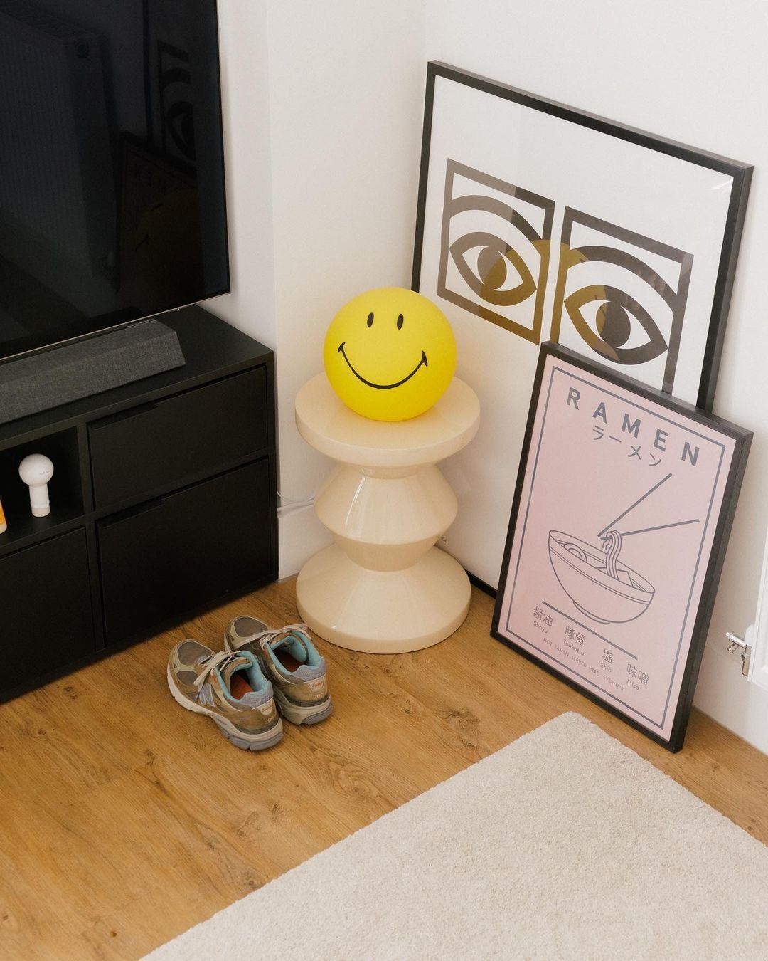 Smiling Table Lamp - Cueteks