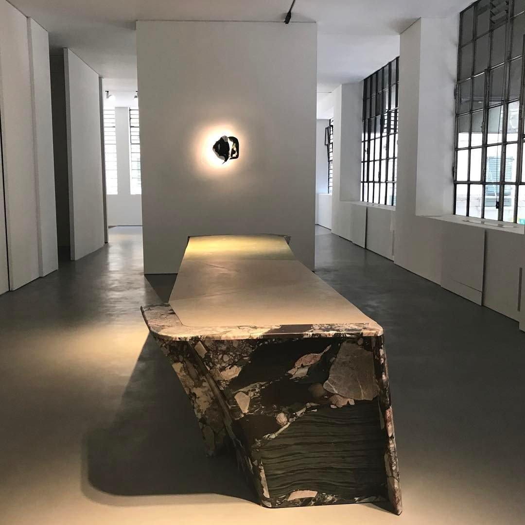 DC1725 textured glass LED wall light with layered metal plates