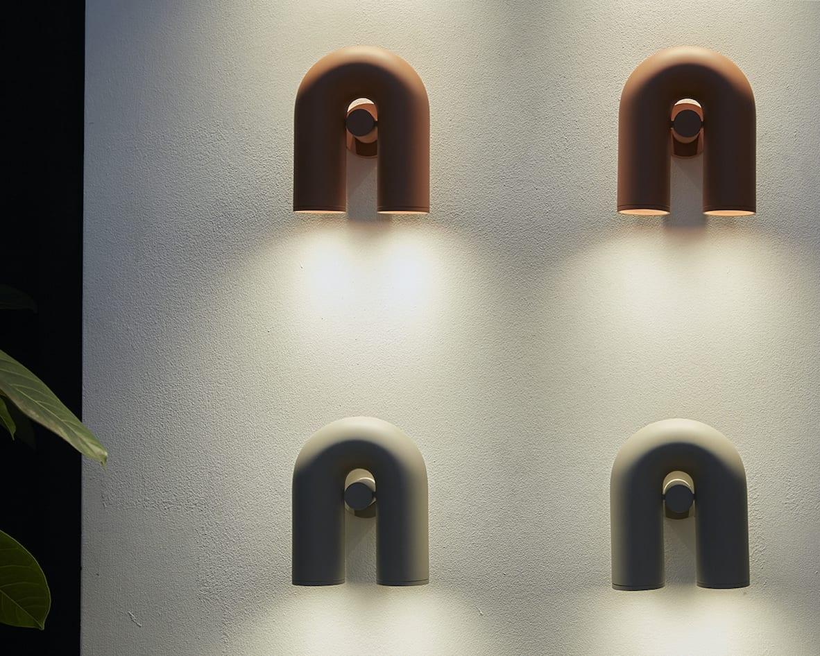 Cirkus U-shaped LED wall lamp