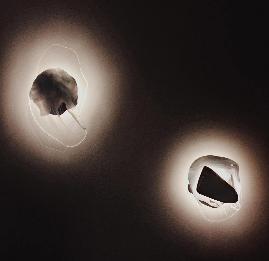 DC1725 textured glass LED wall light with layered metal plates