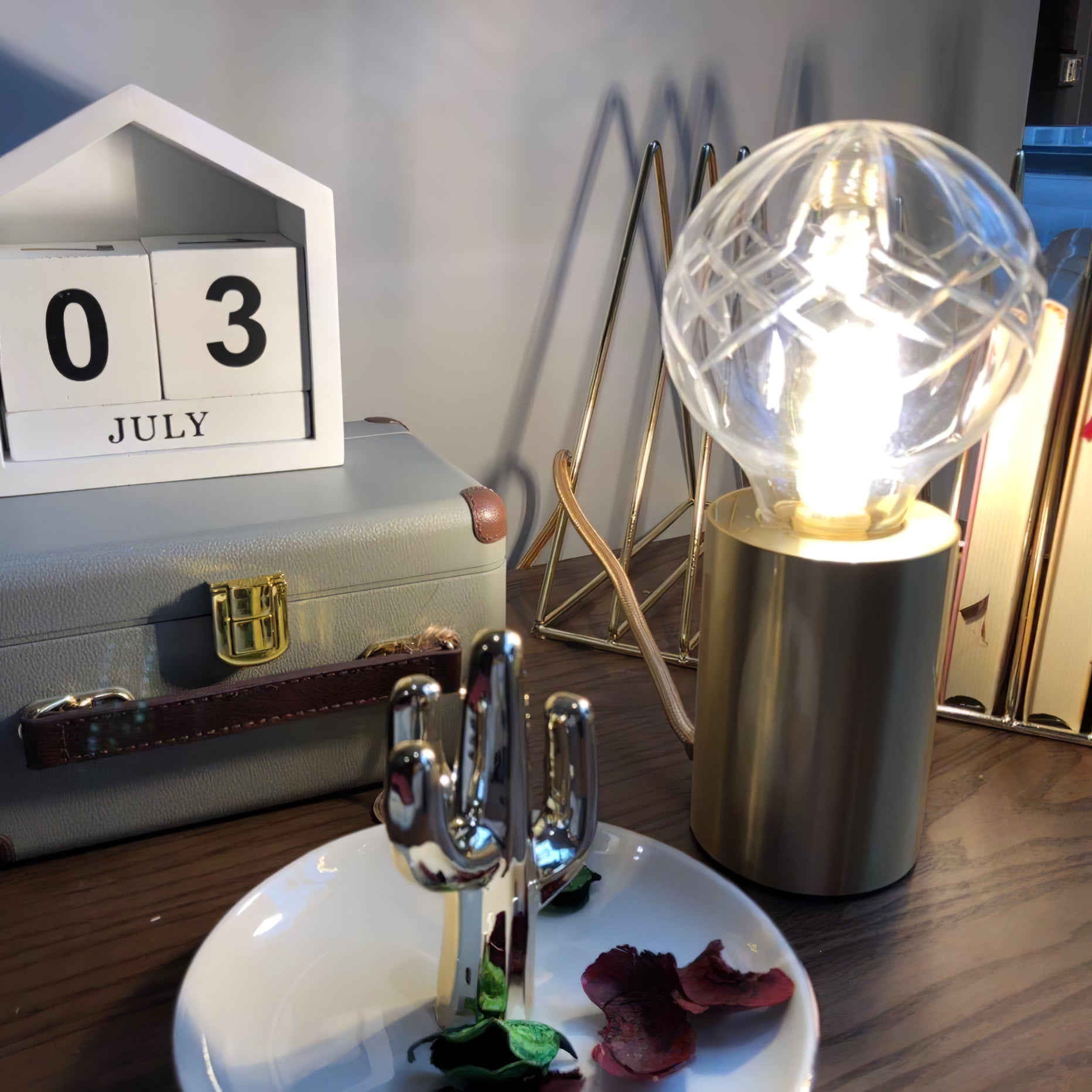 Crystal Bulb Table Lamp - Cueteks