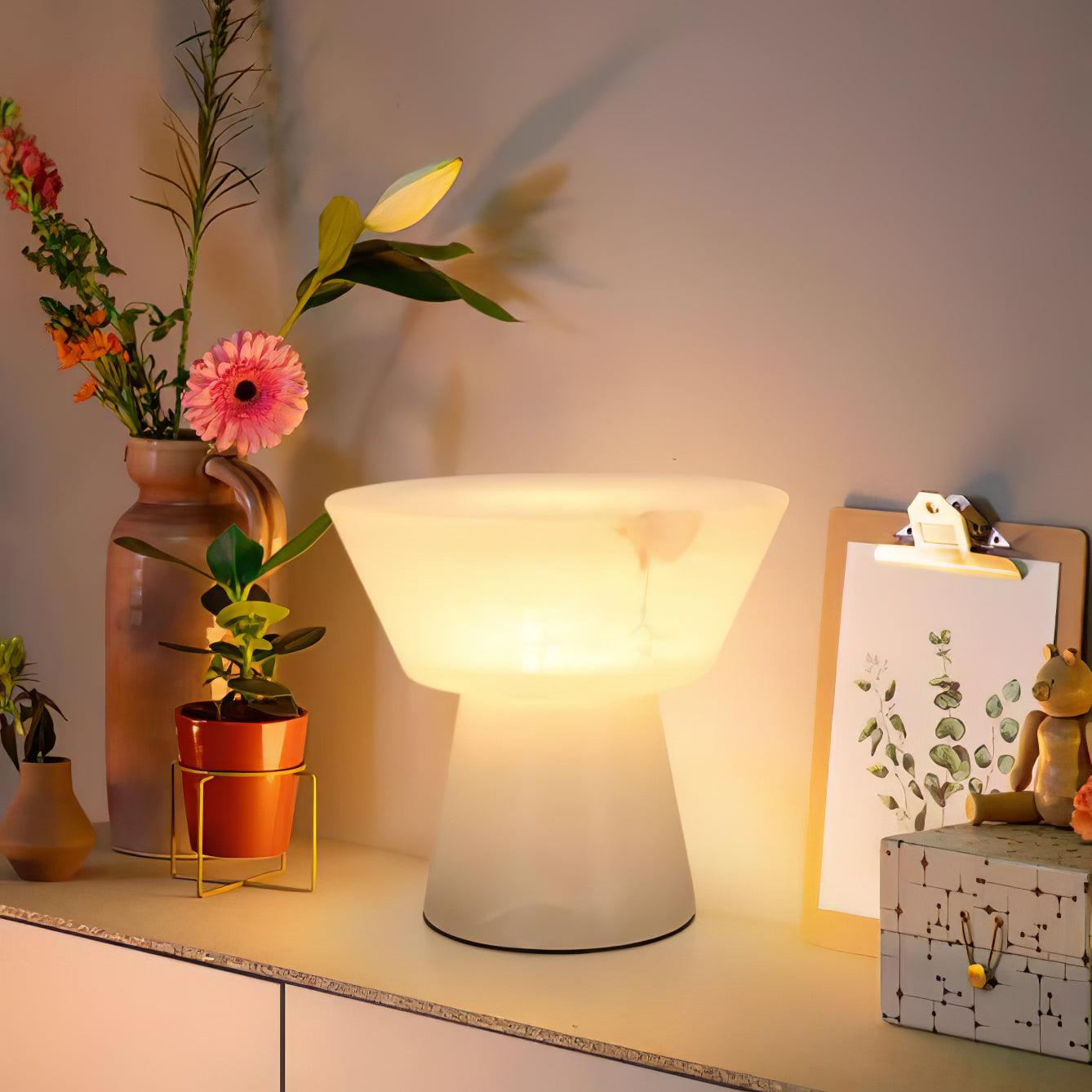 Beta Marble Table Lamp - Cueteks