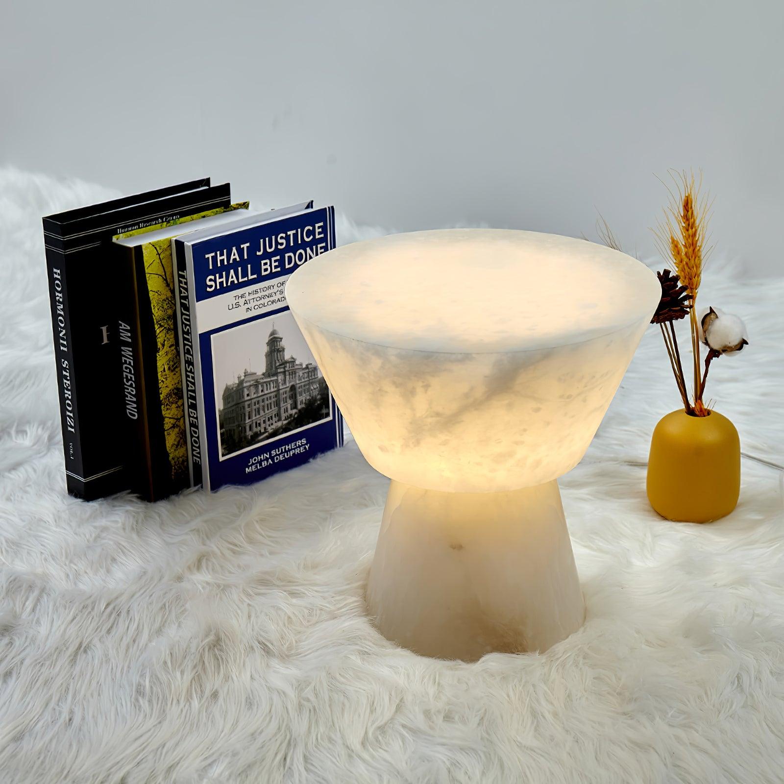 Beta Marble Table Lamp - Cueteks