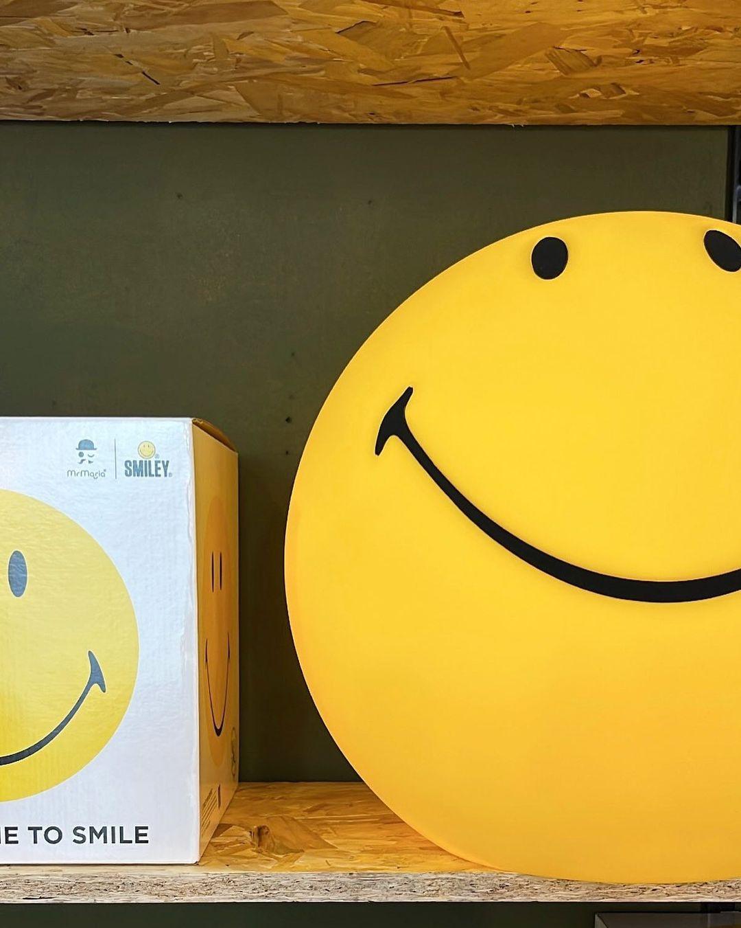 Smiling Table Lamp - Cueteks