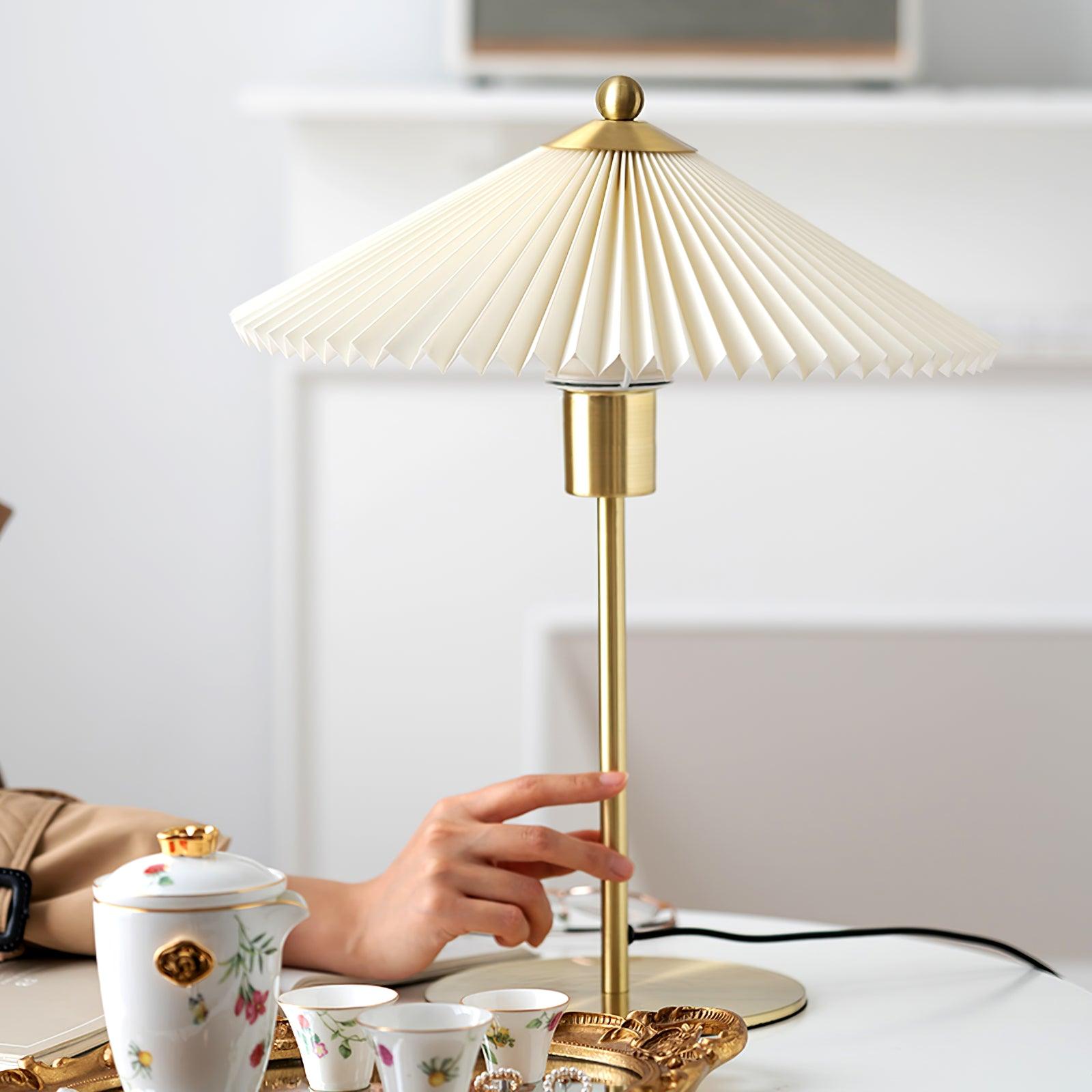 Perla Pleated Table Lamp - Cueteks