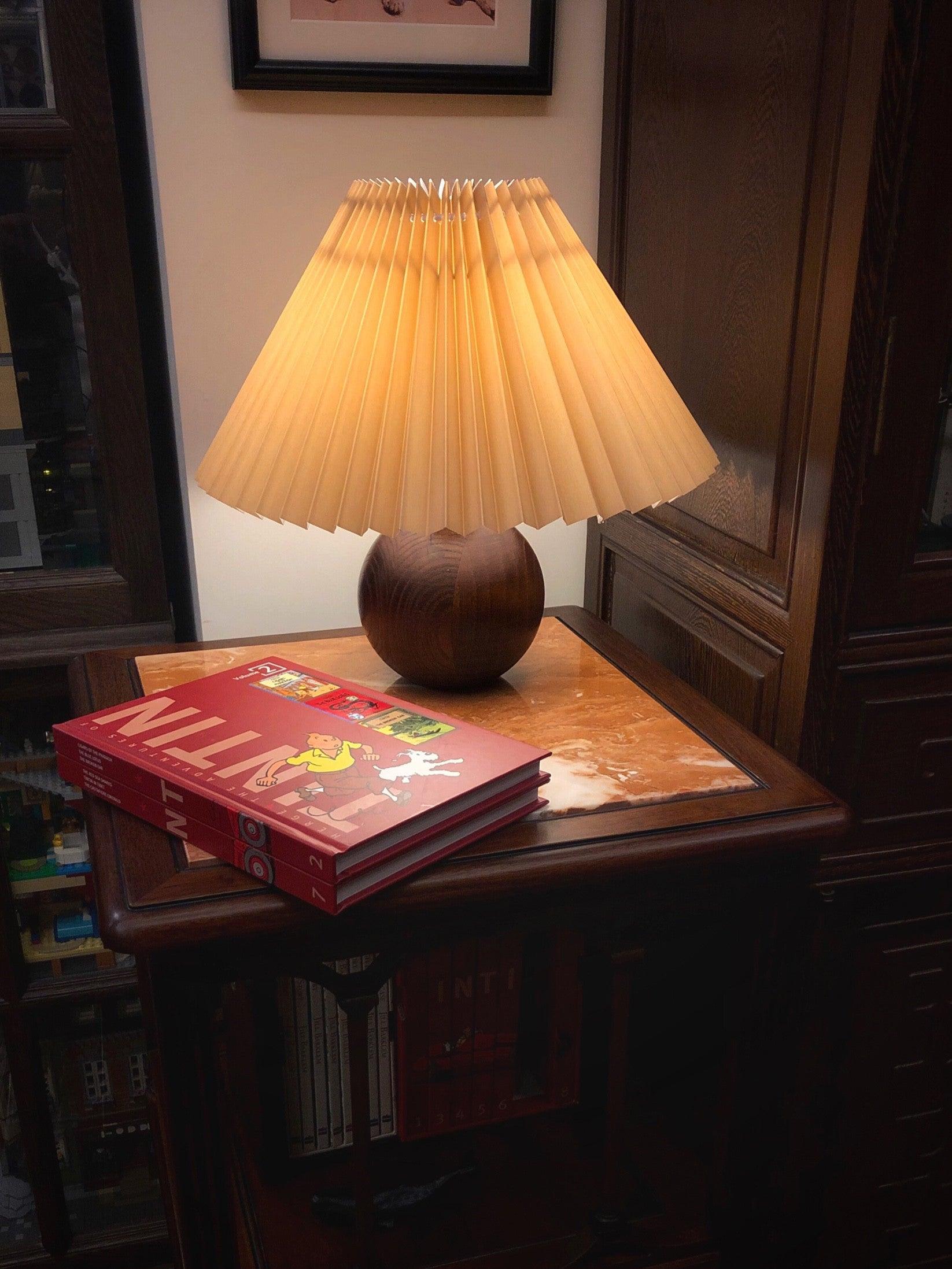 Wooden Pleated Table Lamp - Cueteks