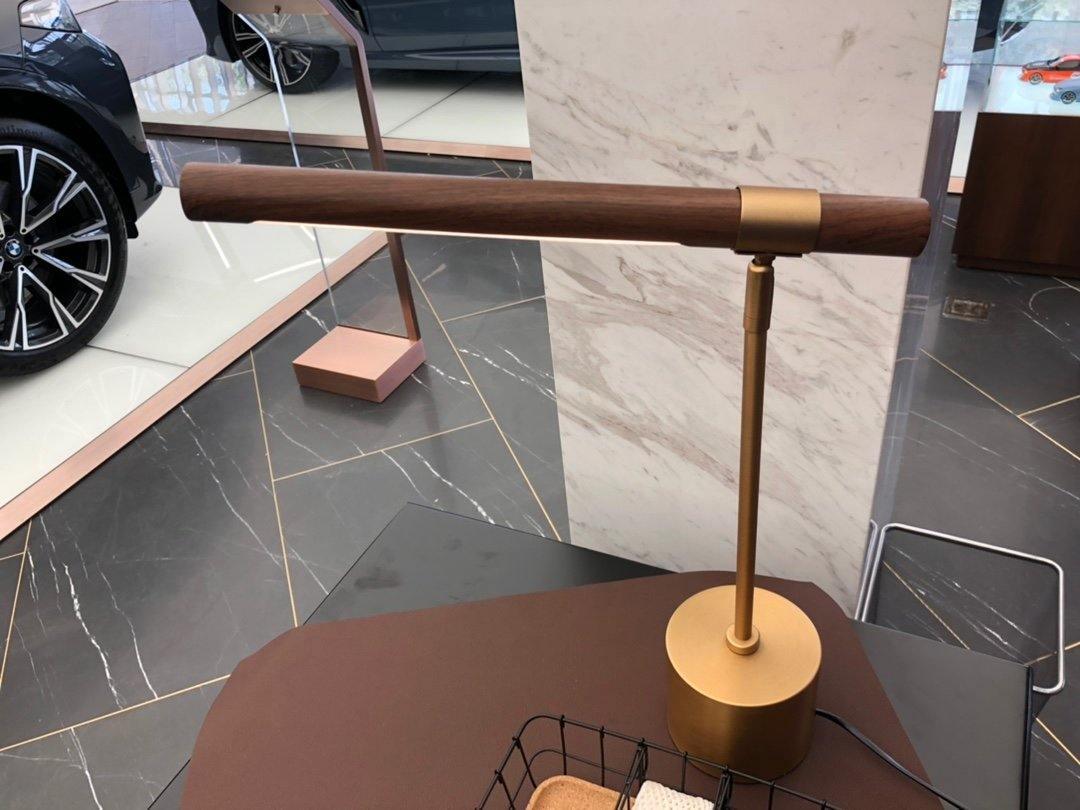 Linear Table Lamp - Cueteks