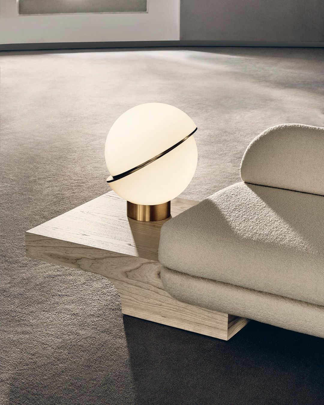 Crescent Table Lamp - Cueteks