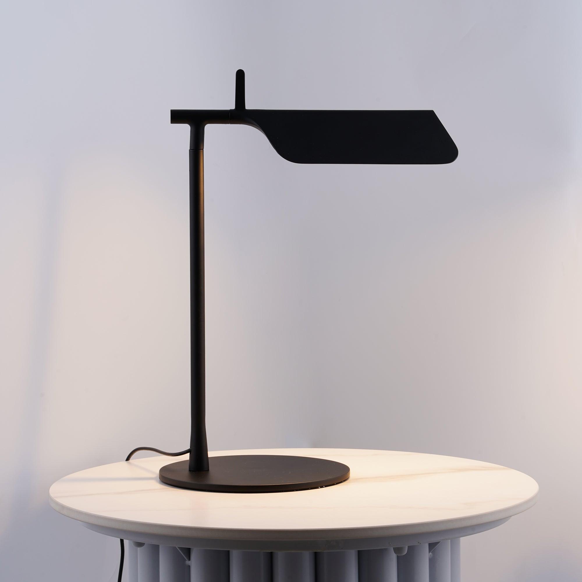Pivot Ease Table Lamp - Cueteks