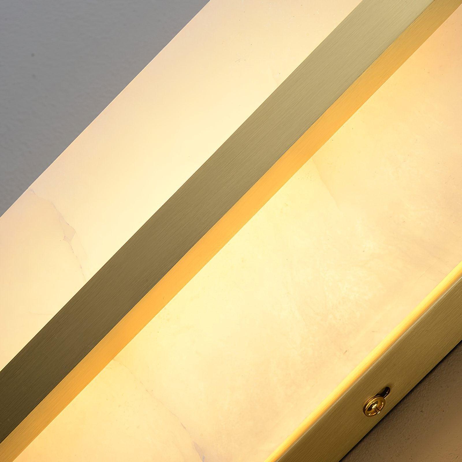 Illuminated veining beside the central metal band