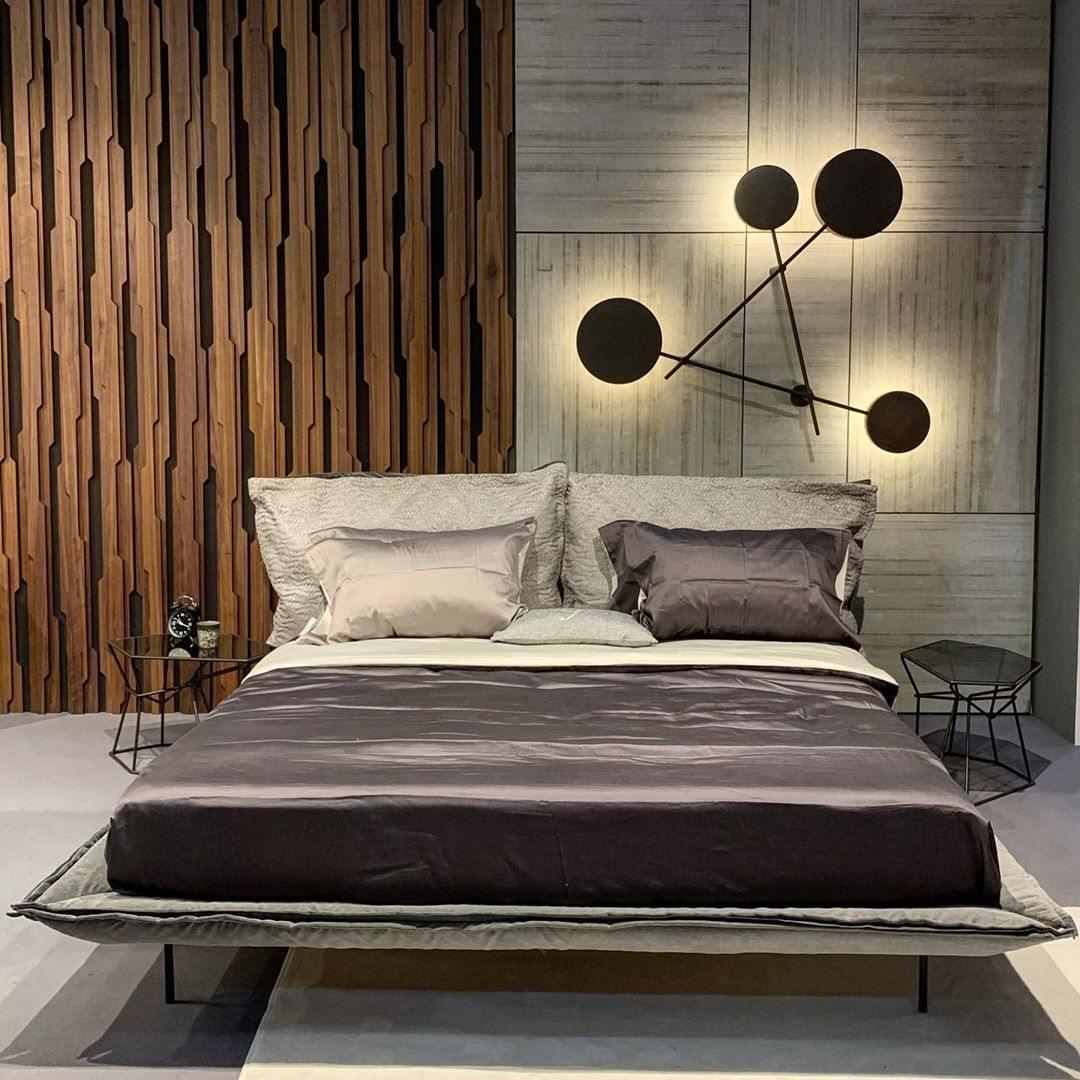Lride geometric disc and rod wall light