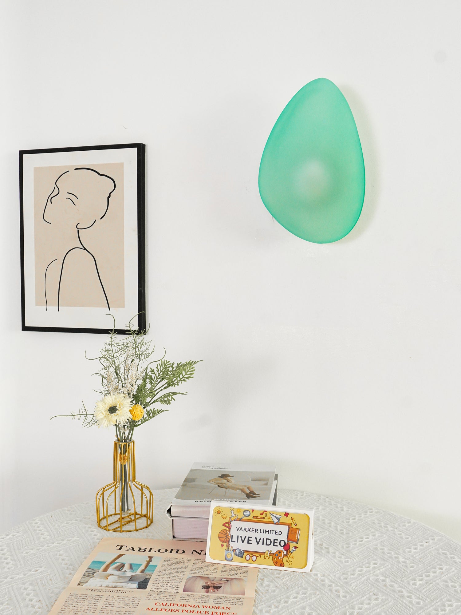 Bubble Glass pebble-shaped wall light