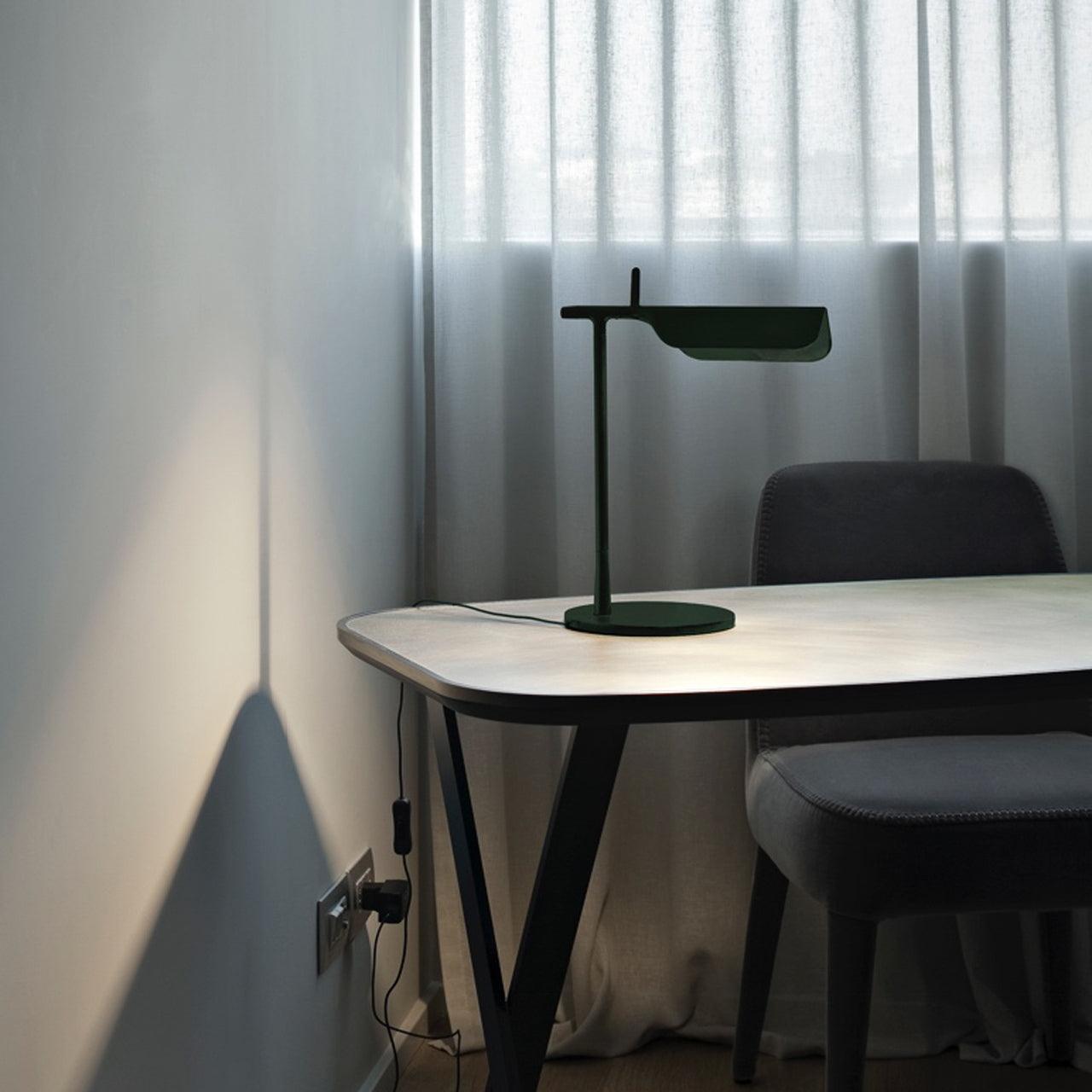 Pivot Ease Table Lamp - Cueteks