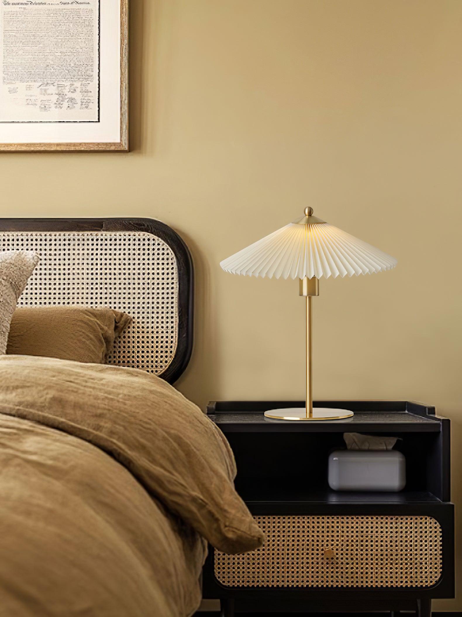 Perla Pleated Table Lamp - Cueteks