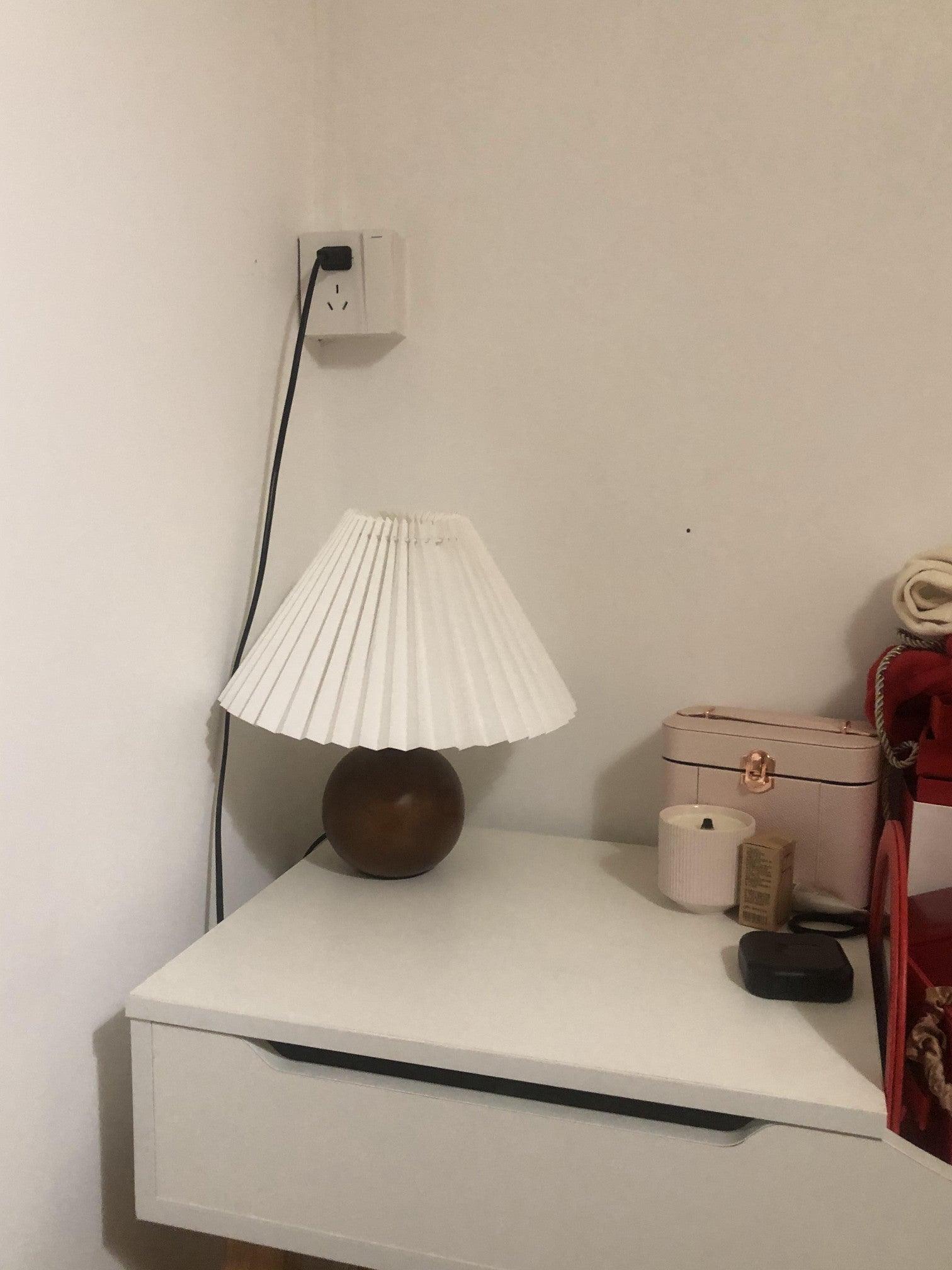 Wooden Pleated Table Lamp - Cueteks