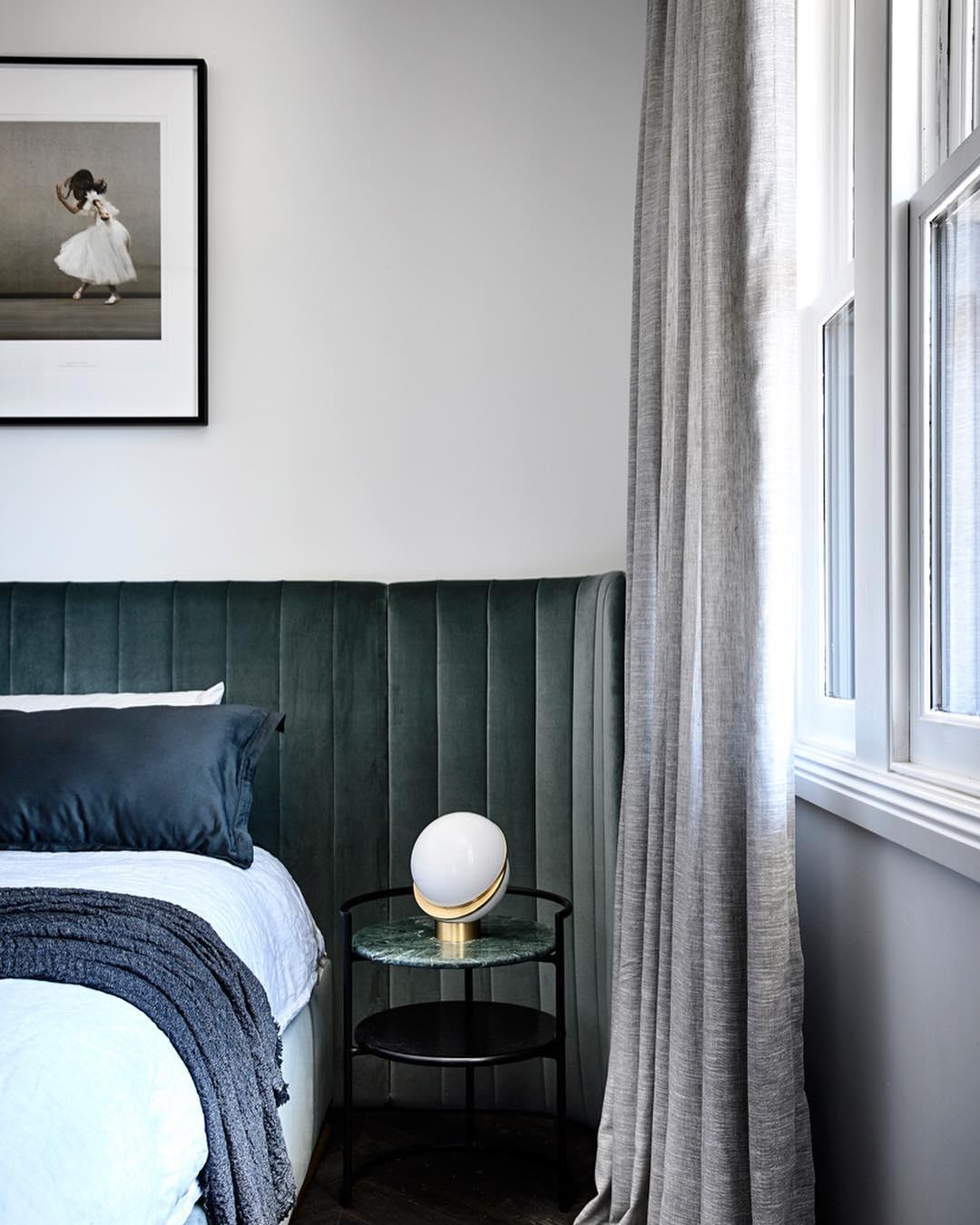 Crescent Table Lamp - Cueteks