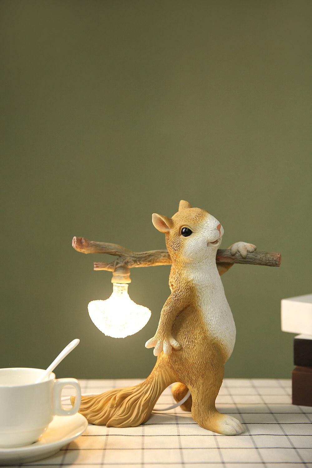 Squirrel Table Lamp - Cueteks