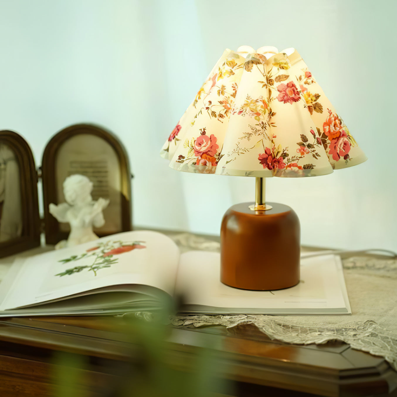 Lunitidal Table Lamp - Cueteks