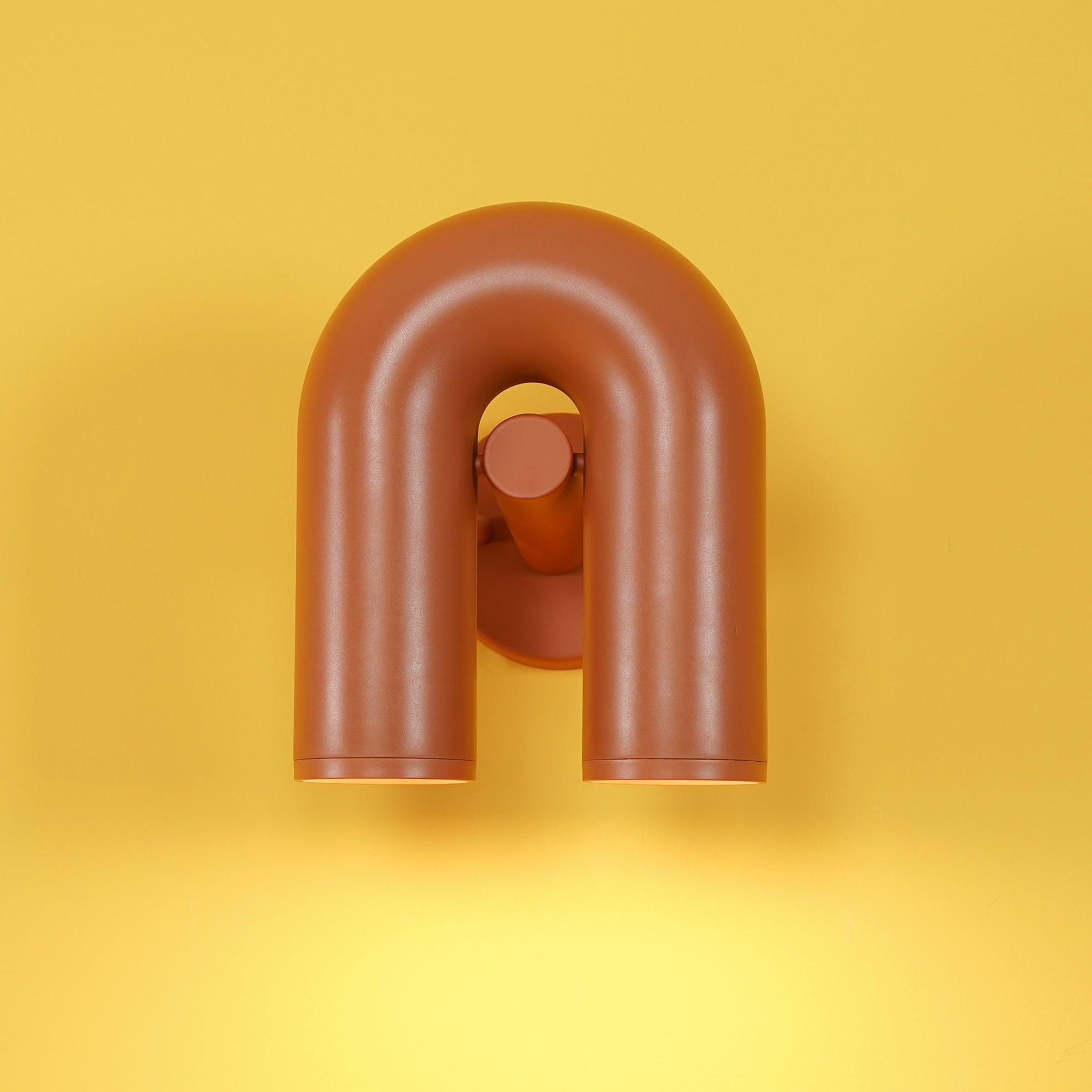 Cirkus U-shaped LED wall lamp