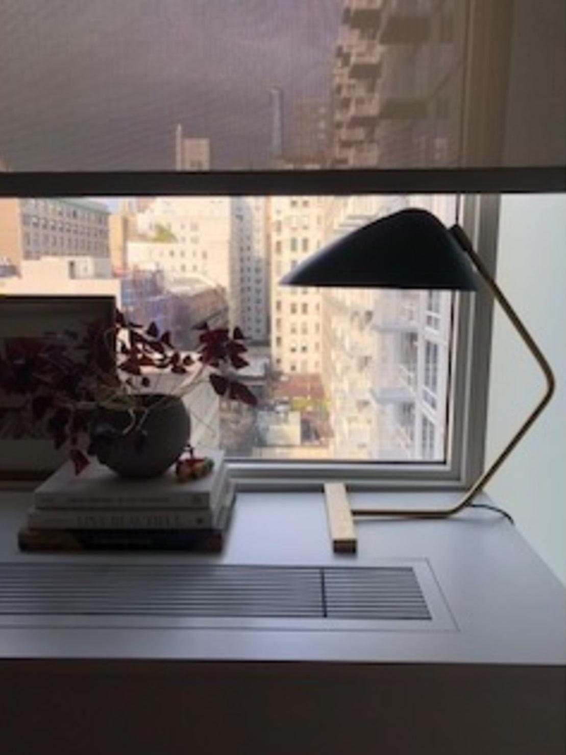 Curvilinear Mid-Century Table Lamp - Cueteks