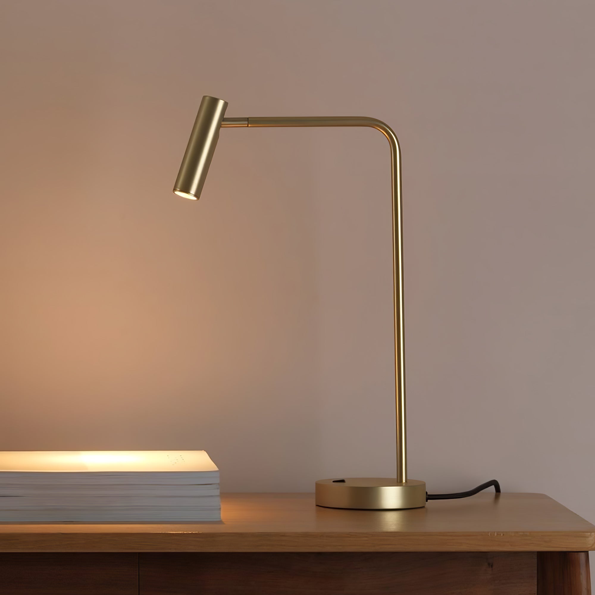 Skinny Table Lamp - Cueteks