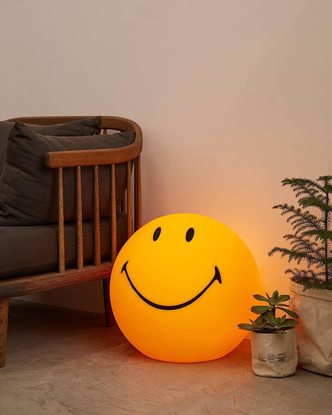 Smiling Table Lamp - Cueteks