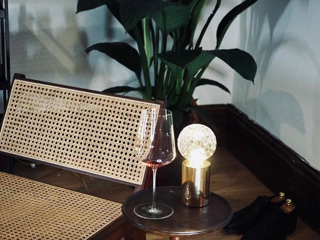 Crystal Bulb Table Lamp - Cueteks