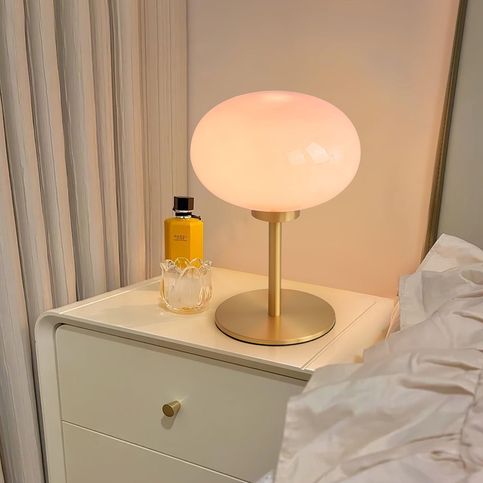 Marshmallow Brass Table Lamp - Cueteks