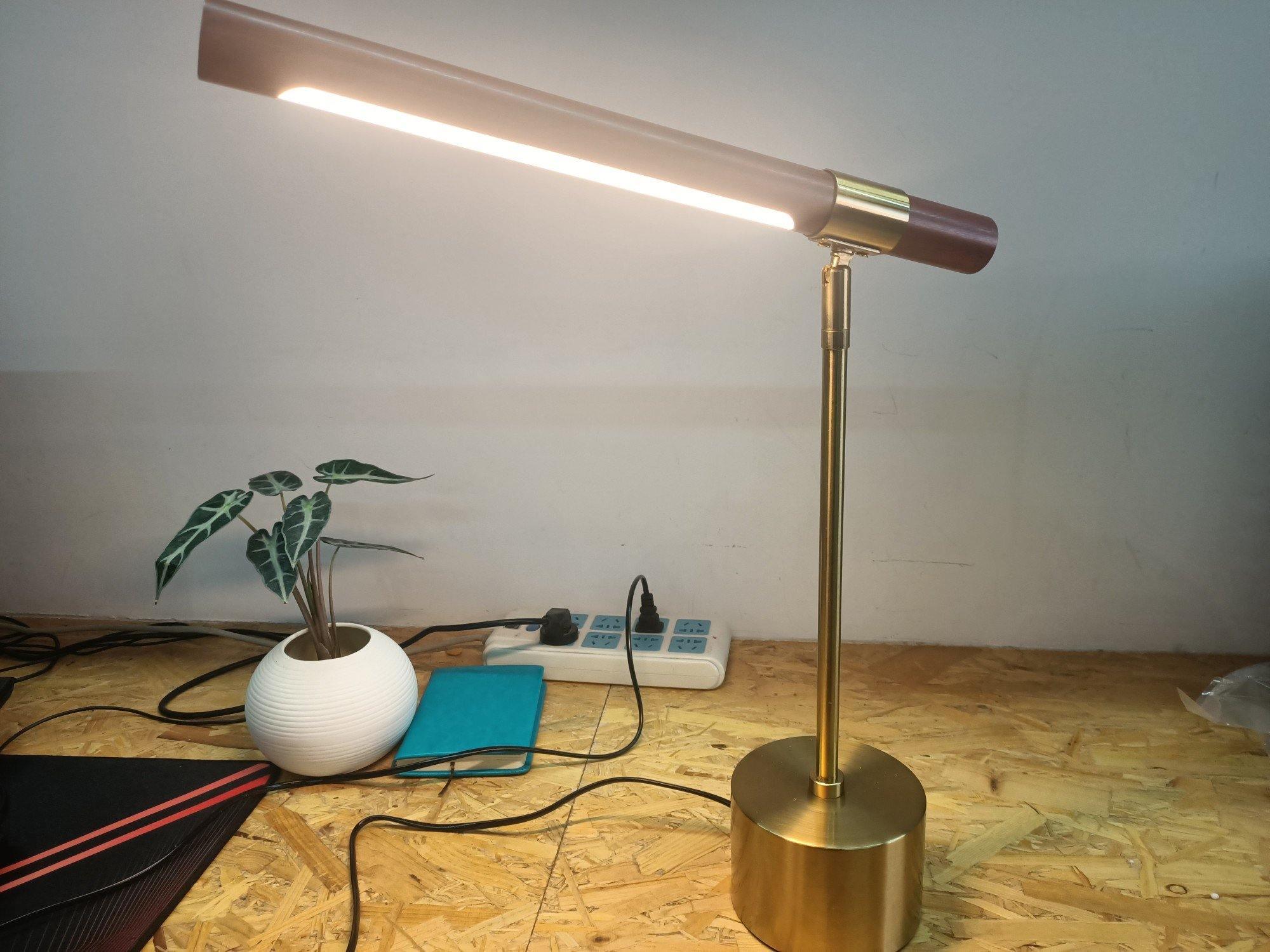 Linear Table Lamp - Cueteks