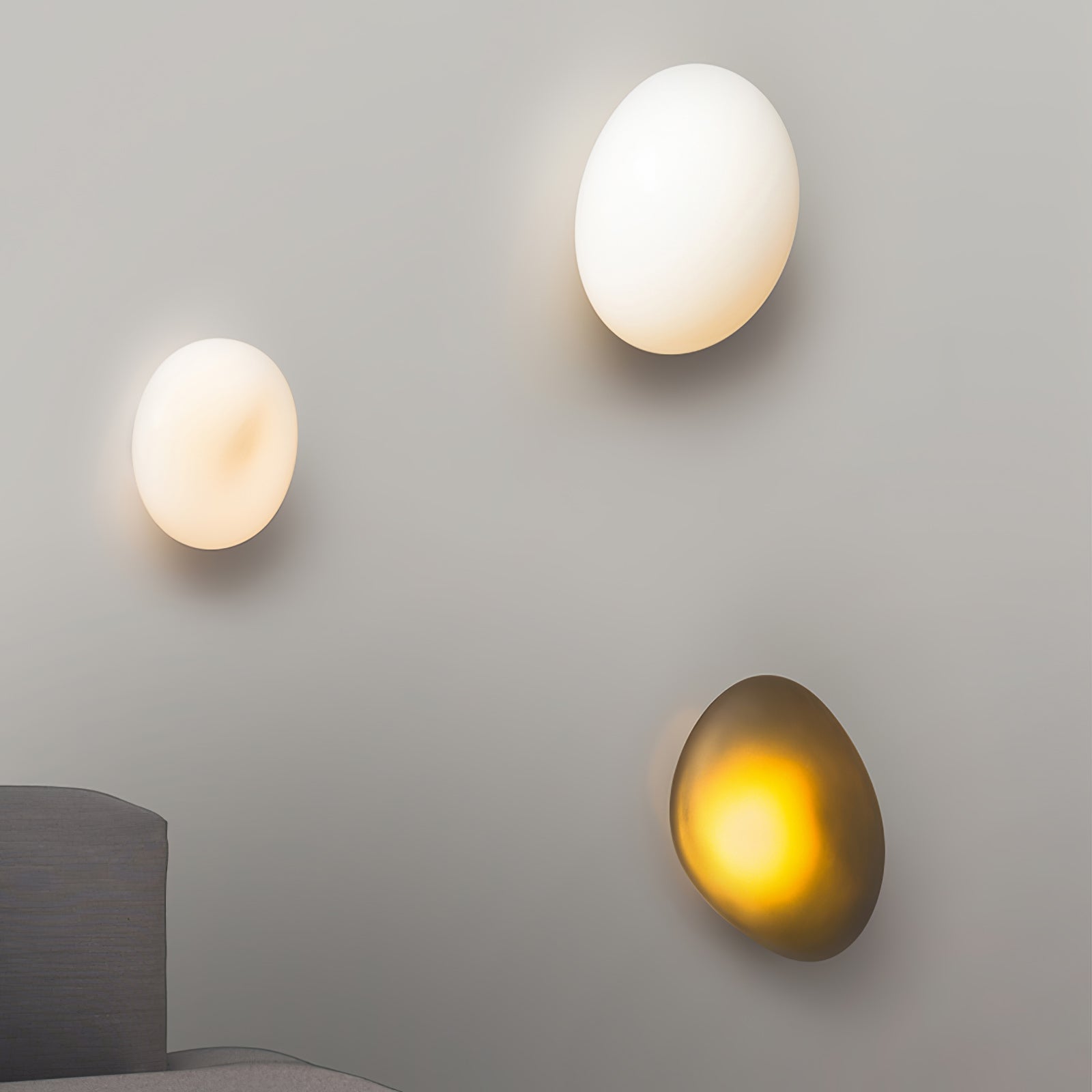 Bubble Glass pebble-shaped wall light