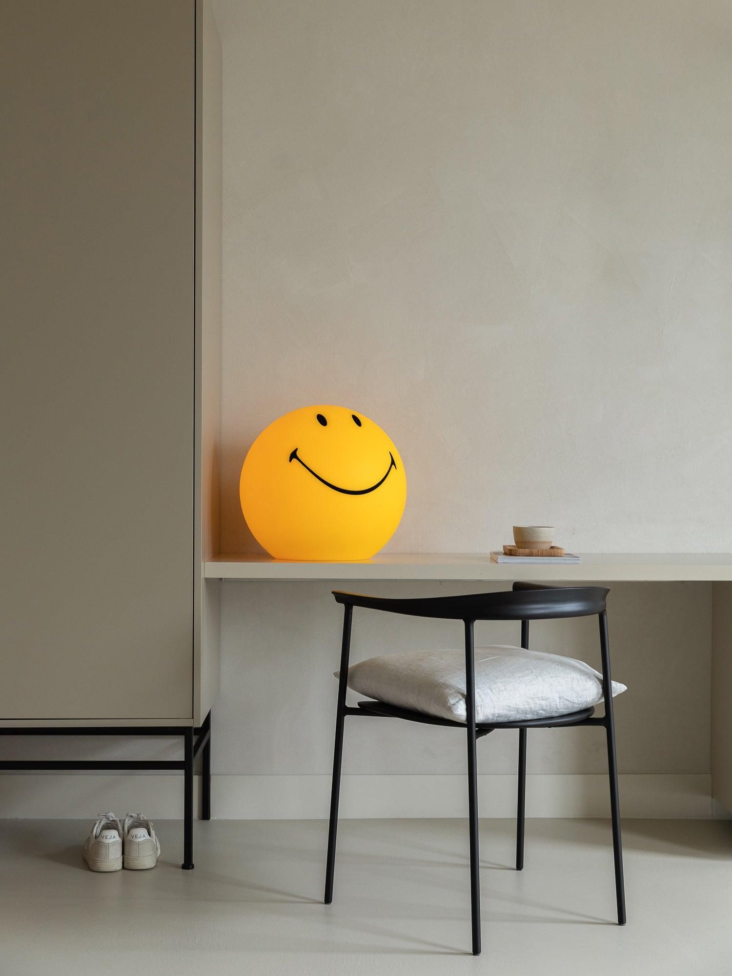 Smiling Rechargeable Built-in Battery Table Lamp - Cueteks