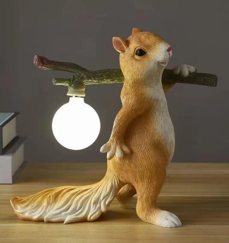 Squirrel Table Lamp - Cueteks