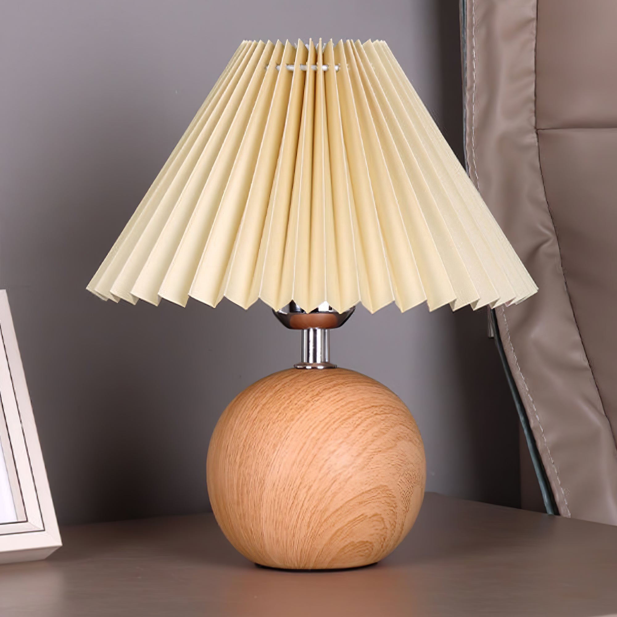 Wooden Pleated Table Lamp - Cueteks