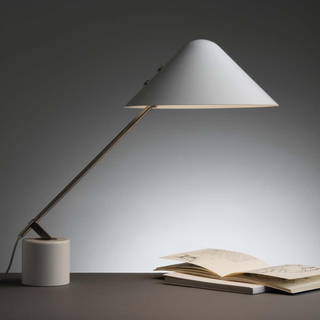 Small Hat Table Lamp - Cueteks