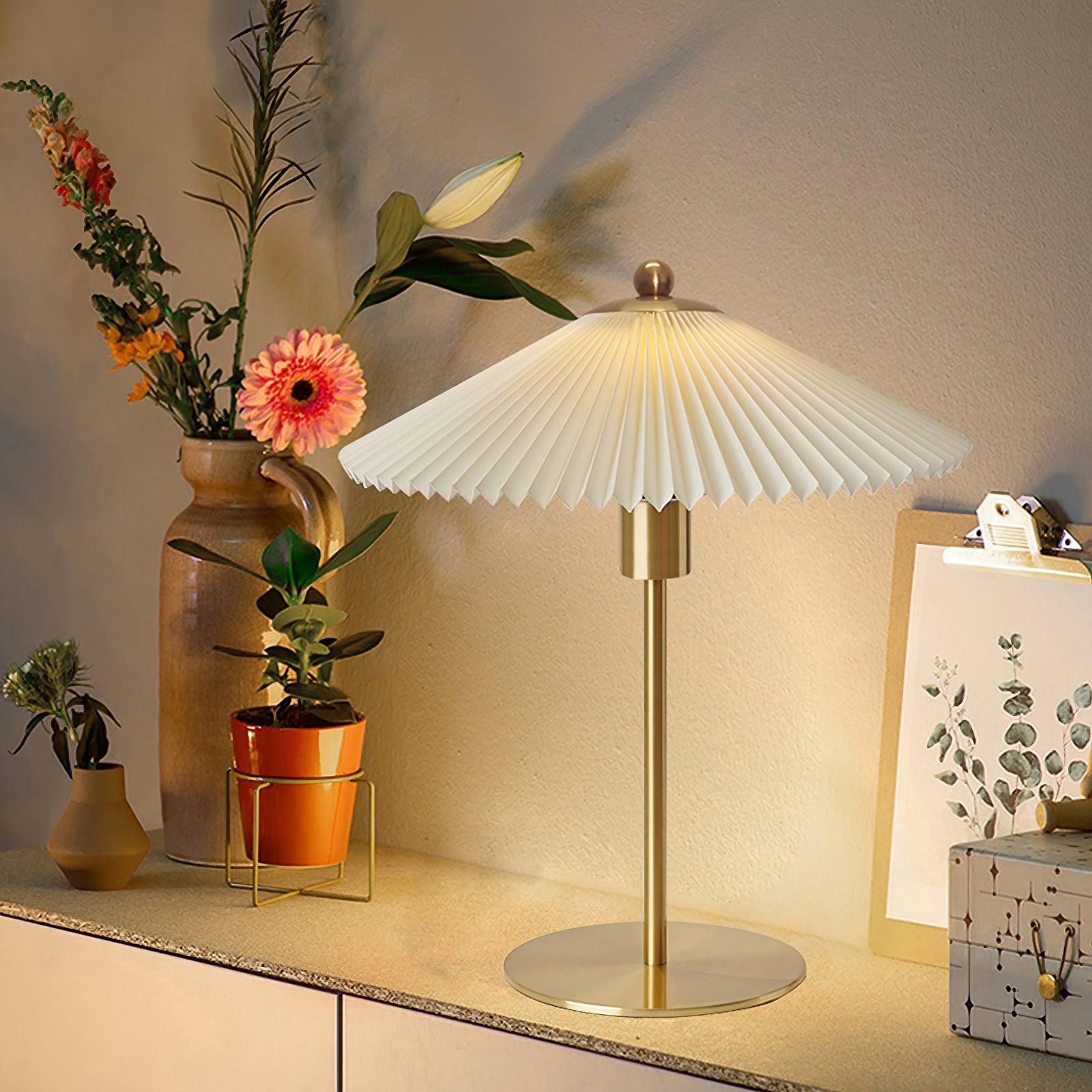 Perla Pleated Table Lamp - Cueteks