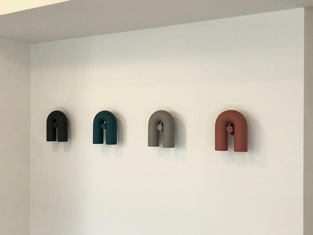 Cirkus U-shaped LED wall lamp