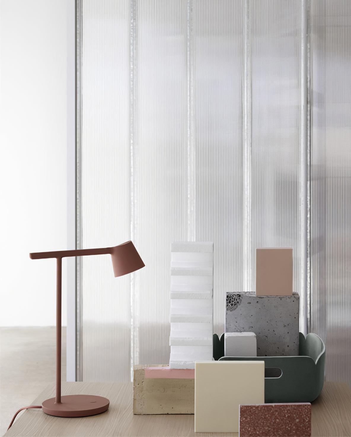 Tip Table Lamp - Cueteks