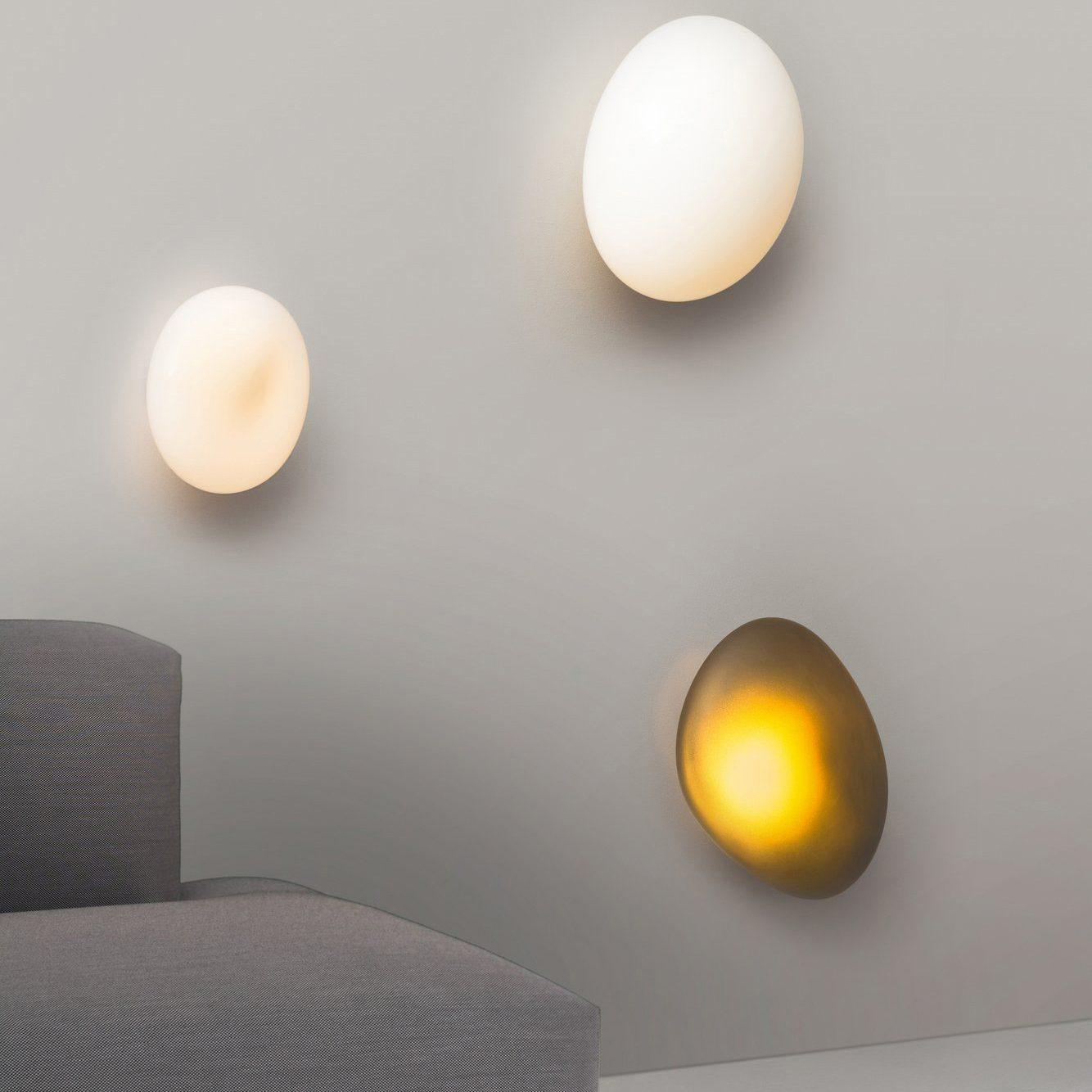 Bubble Glass pebble-shaped wall light