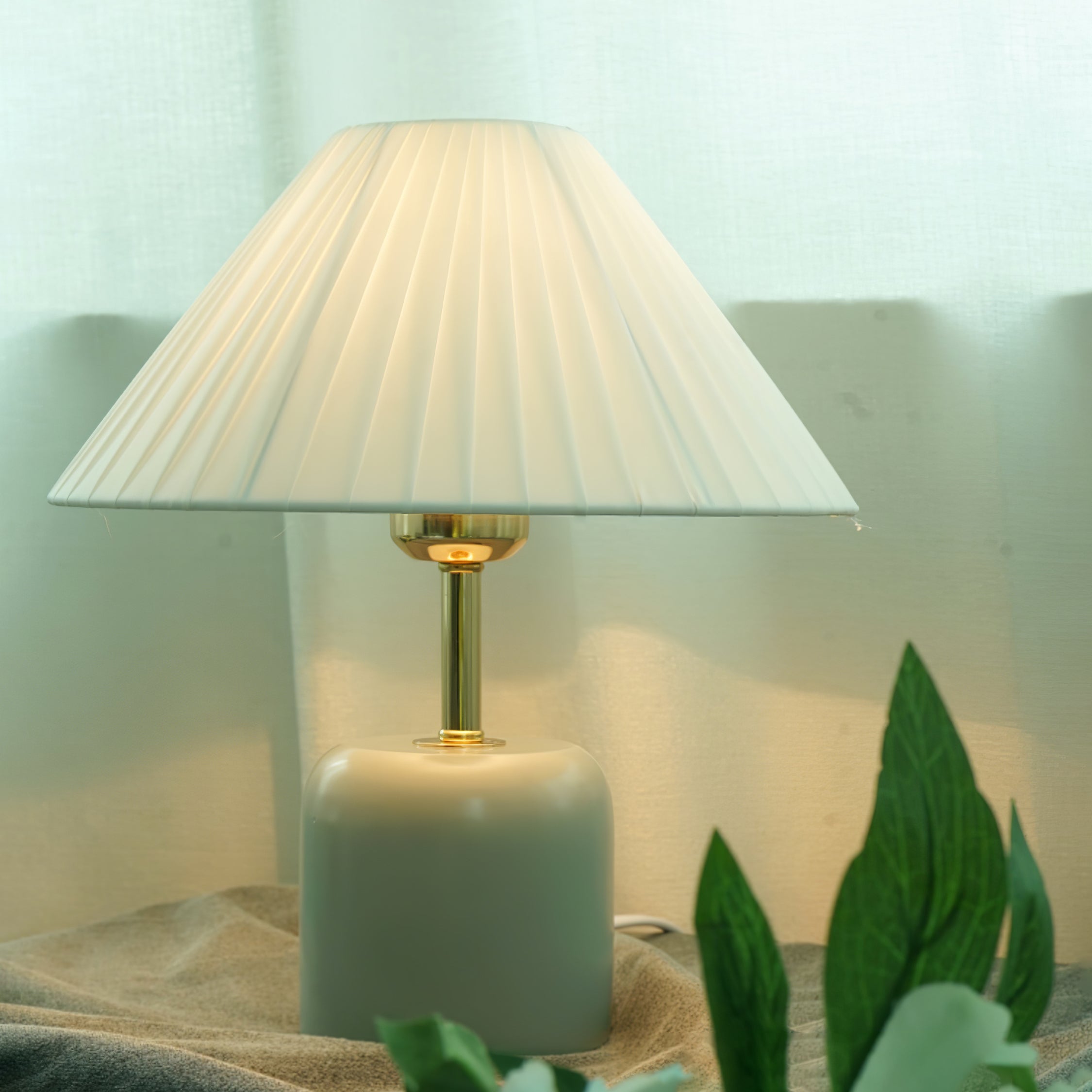 Lunitidal Table Lamp - Cueteks