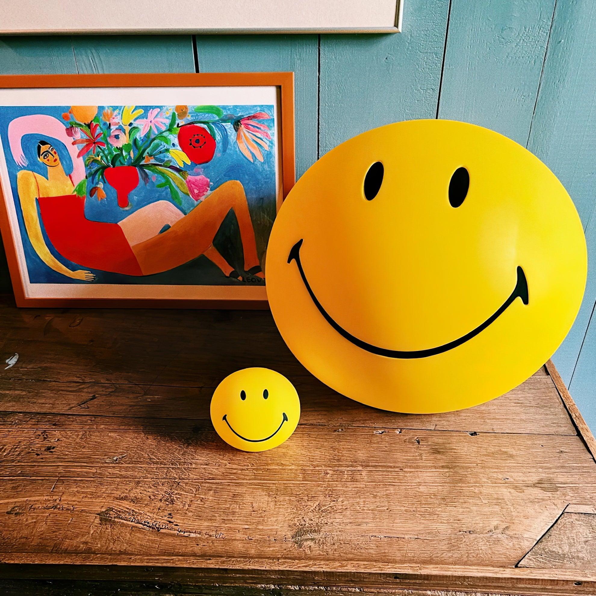Smiling Rechargeable Built-in Battery Table Lamp - Cueteks