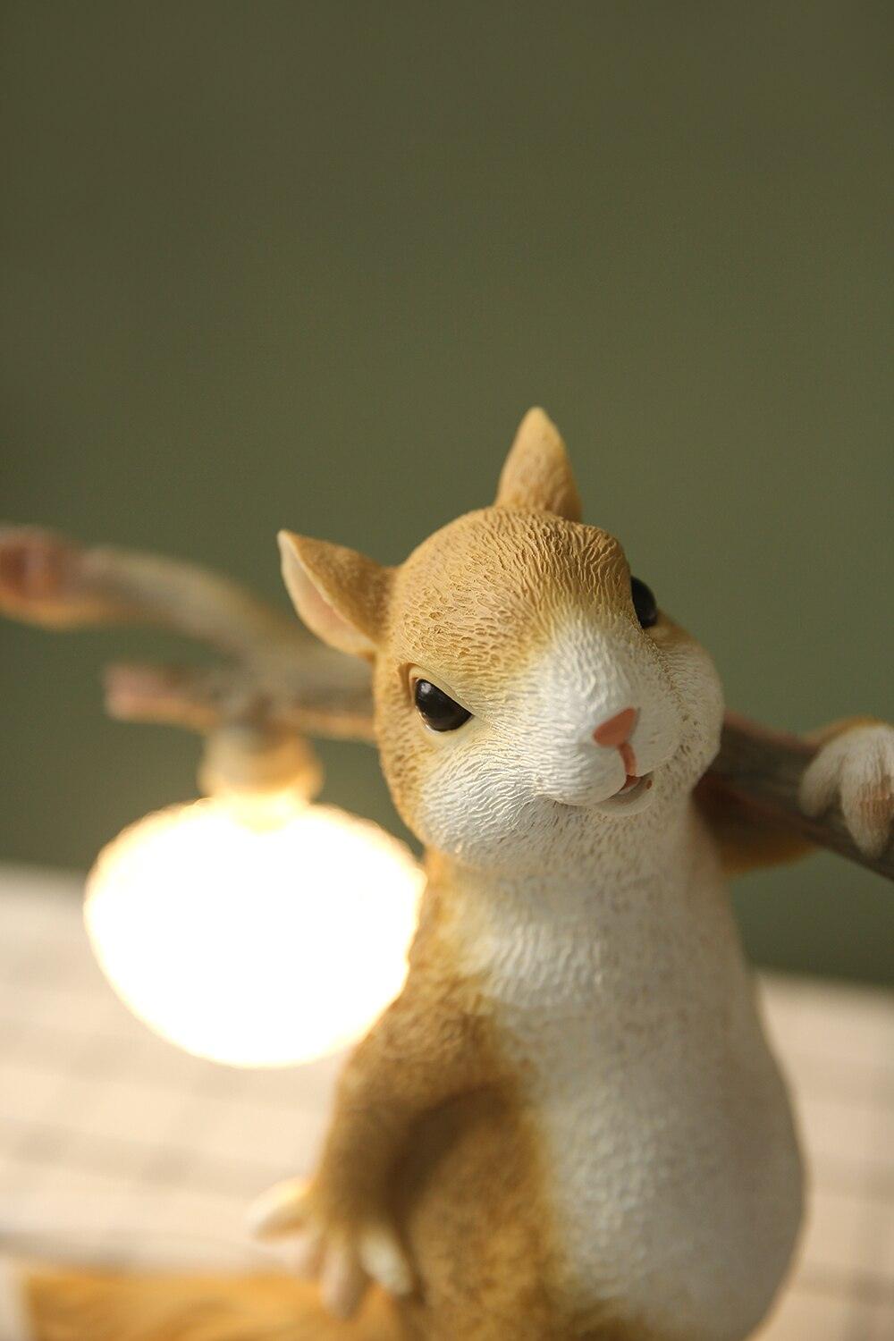 Squirrel Table Lamp - Cueteks