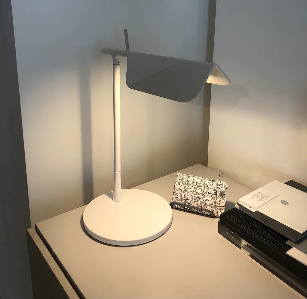Pivot Ease Table Lamp - Cueteks