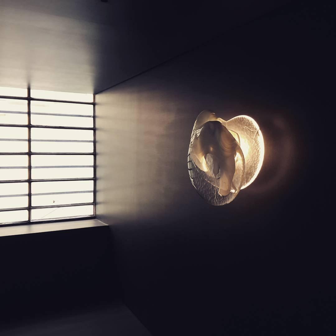 DC1725 textured glass LED wall light with layered metal plates