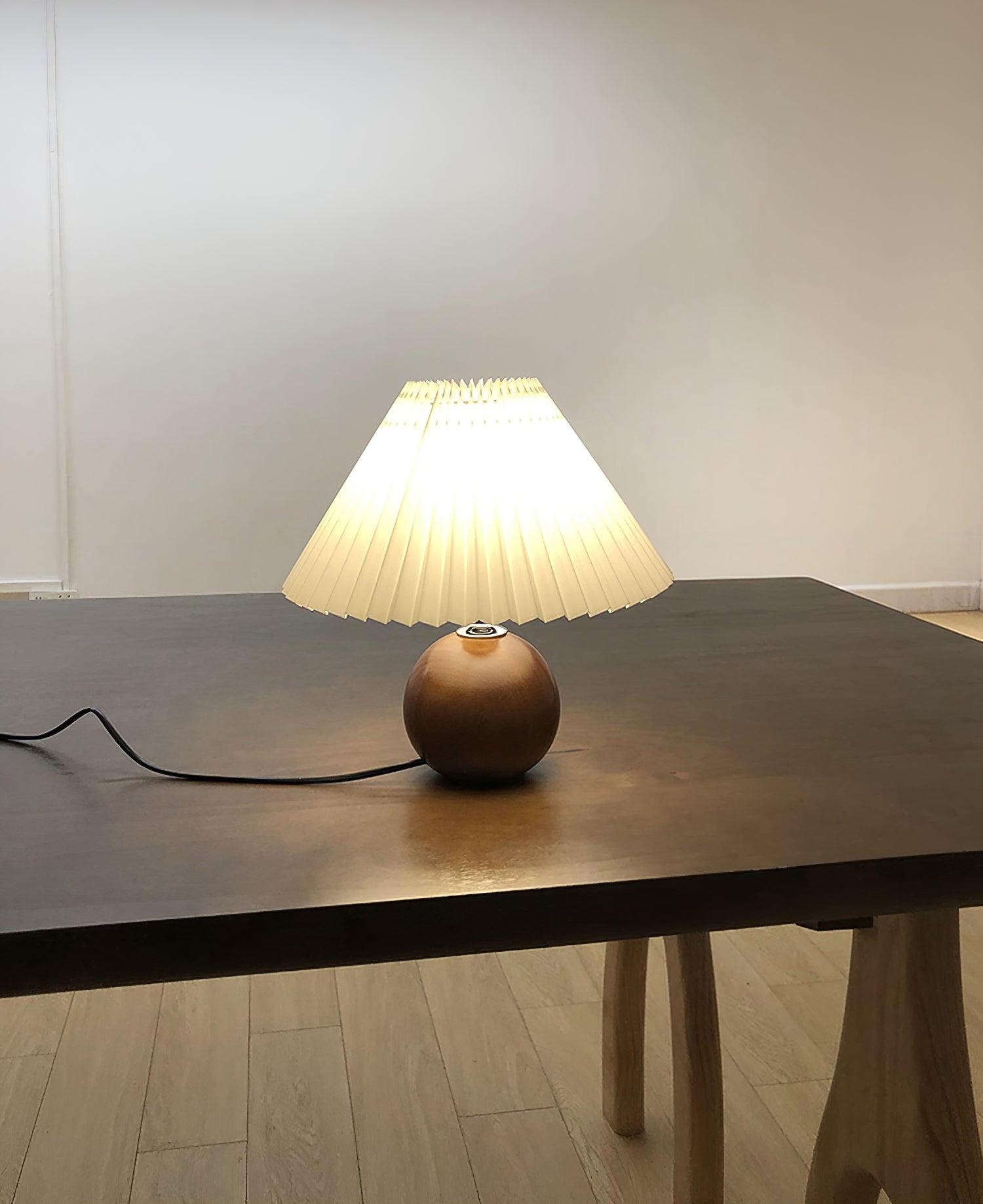 Wooden Pleated Table Lamp - Cueteks