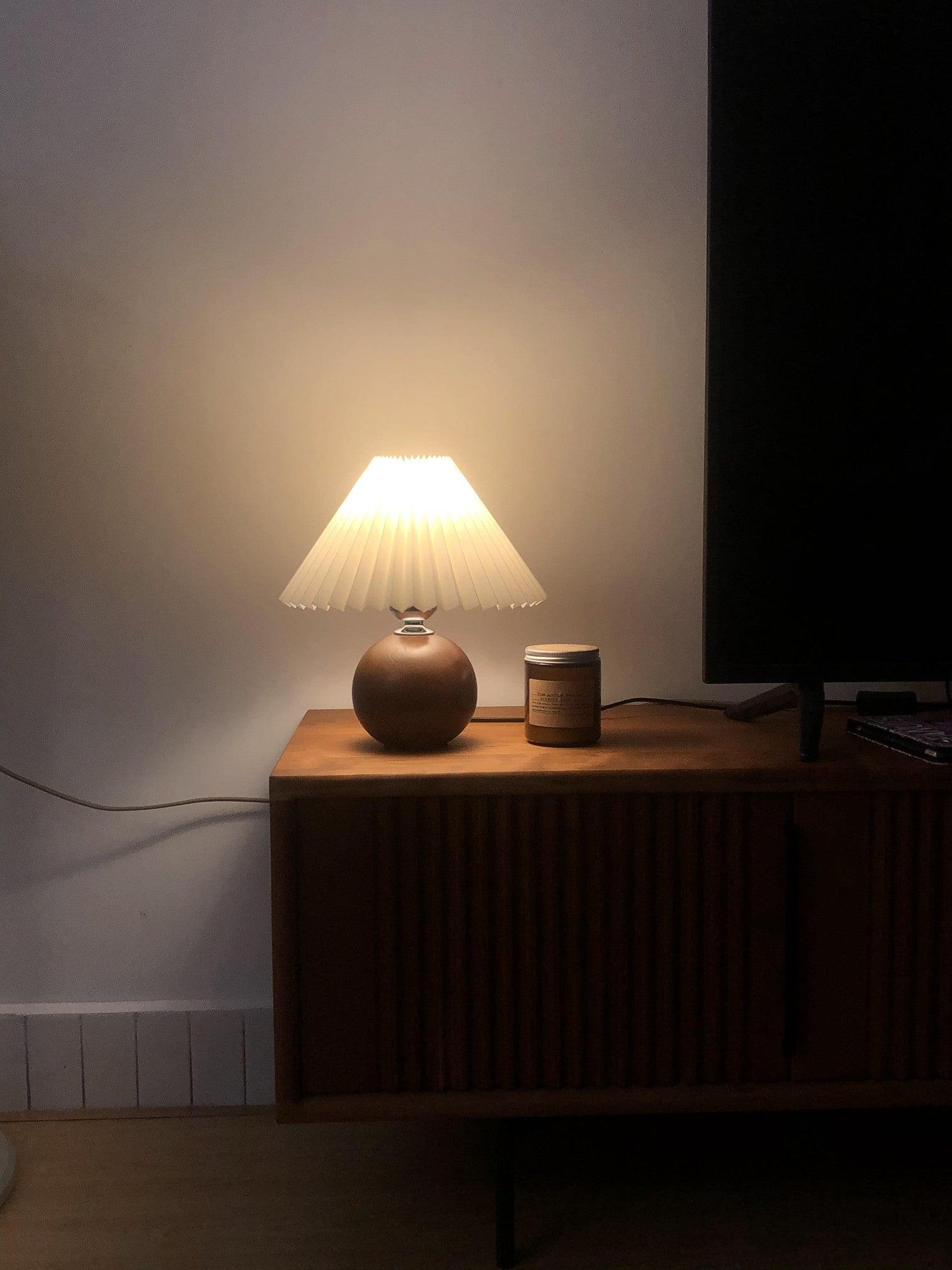 Wooden Pleated Table Lamp - Cueteks