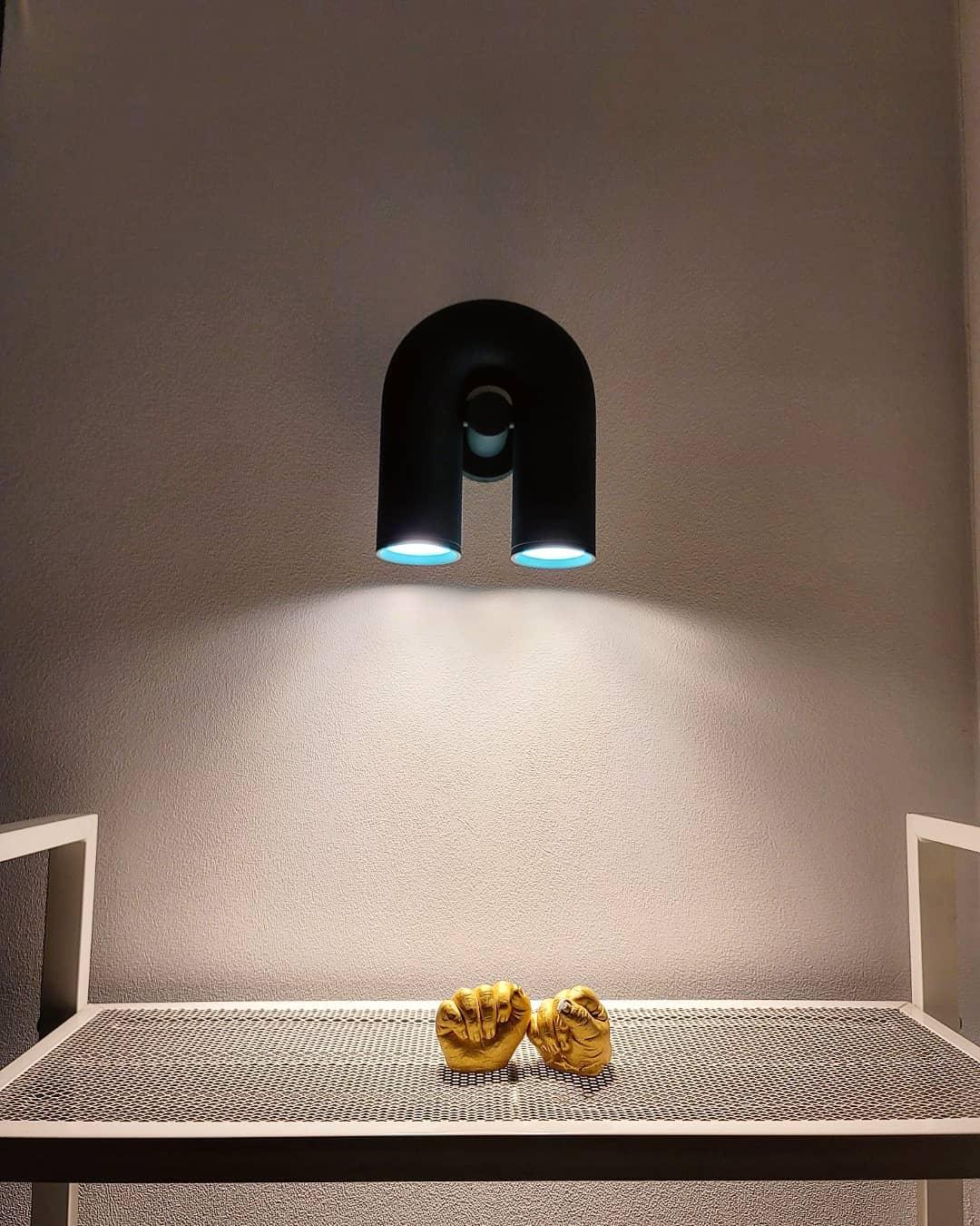 Cirkus U-shaped LED wall lamp